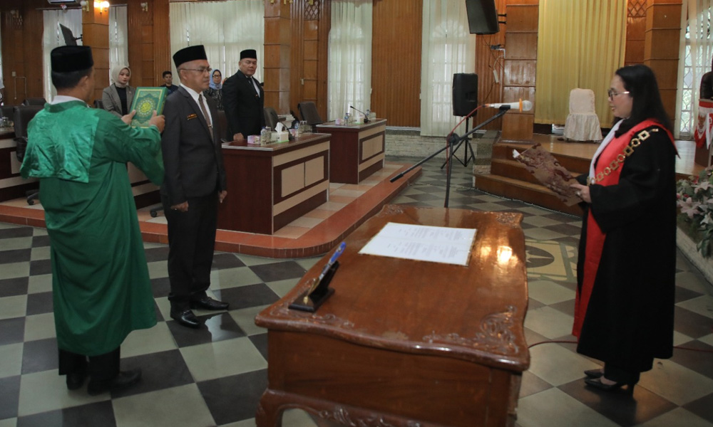 Sekda Kabupaten Asahan Ikuti Pengambilan Sumpah PAW Anggota DPRD Kabupaten Asahan Sisa Masa Jabatan 2019-2024