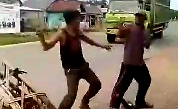 Ninja Sawit Melawan Saat Ditangkap Warga