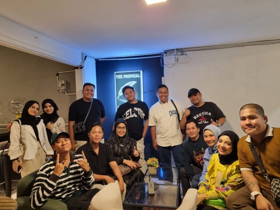 Rapat Hingga Larut Malam di Bulan Ramadhan, Selebgram Sumut Bahas Umroh