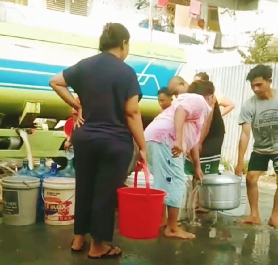 Susahnya Ibu ibu di Pusat Kota Medan Menikmati Air Minum