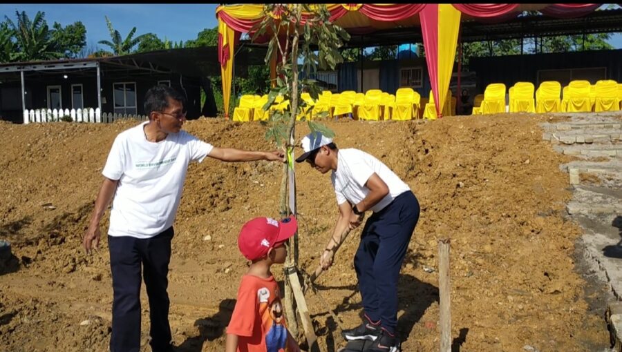 Laksanakan”World Environment Day” Kota Mandiri Bekala Tanam 200 Pohon