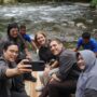 Dua Menteri Wanita Indonesia dan Menteri Norwegia ke Bukit Lawang