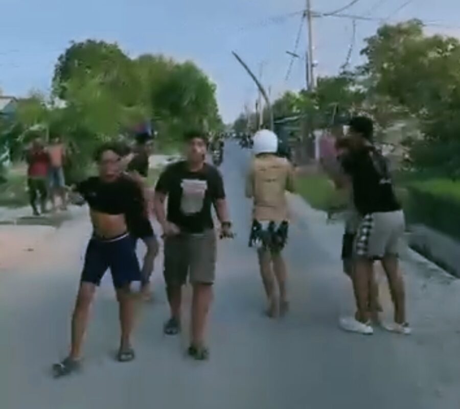 Viral di Media Sosial Tawuran di Desa Saentis Bersajam