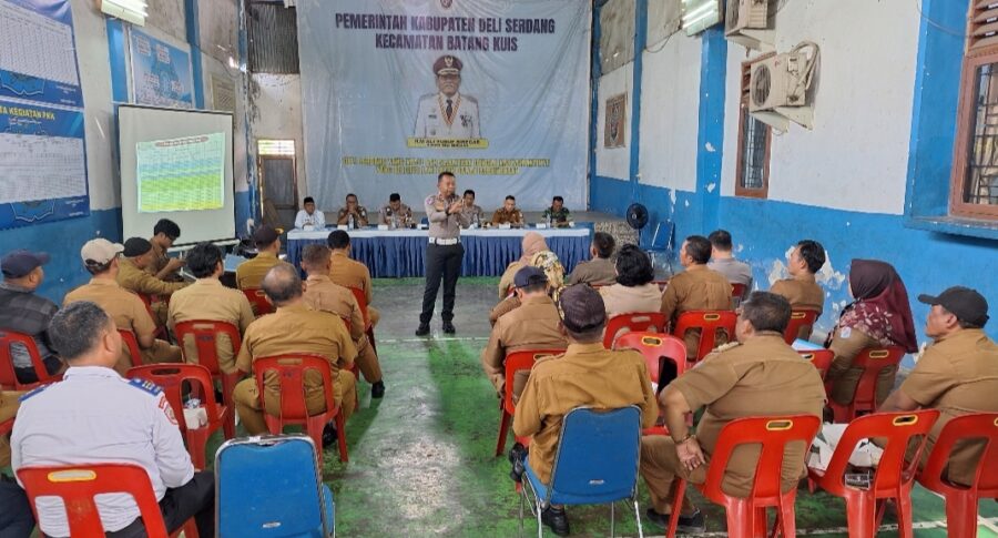 Pajang Foto Bupati Lama, Diduga Camat Tidak Akui Pj Bupati