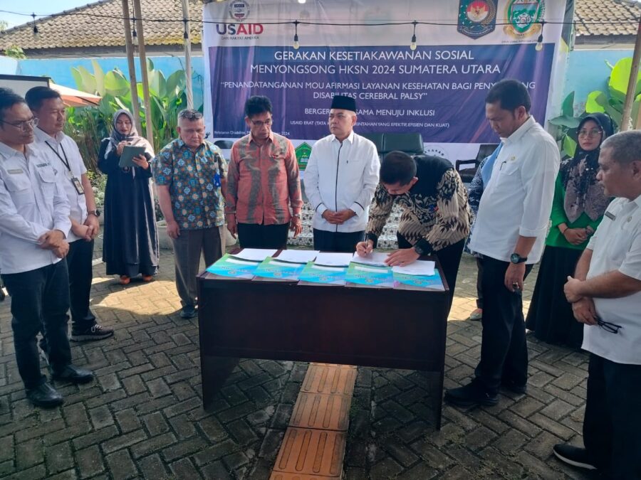 Penandatanganan MoU Dinas Sosial Provinsi Sumut bersama dengan USAID ERAT