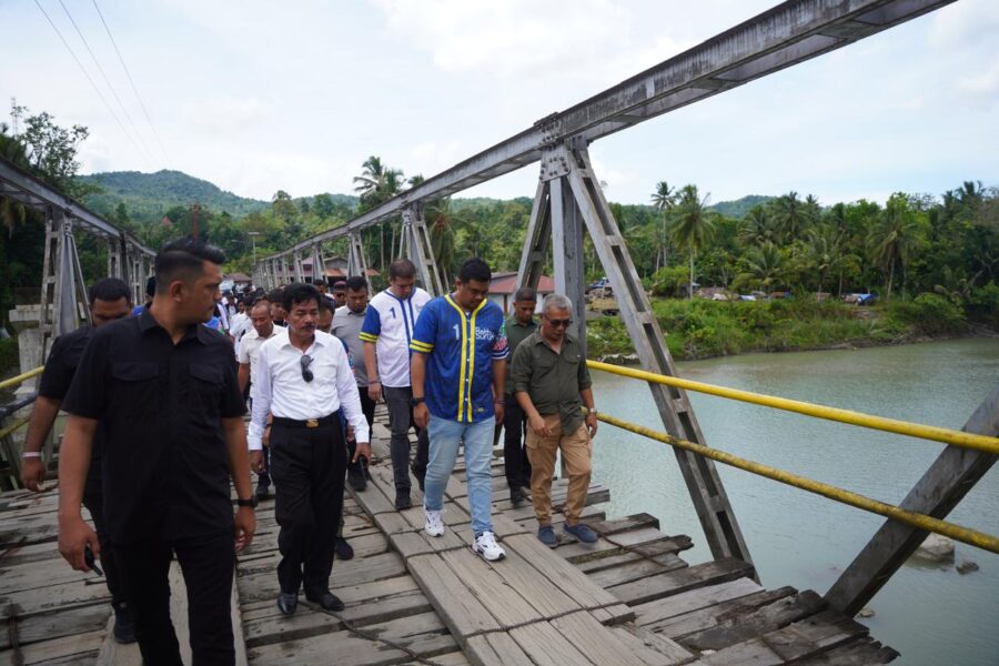 Tinjau Jembatan Papan dan Serap Aspirasi Masyarakat Nias Barat, Bobby Nasution Diyakini Jadi Solusi