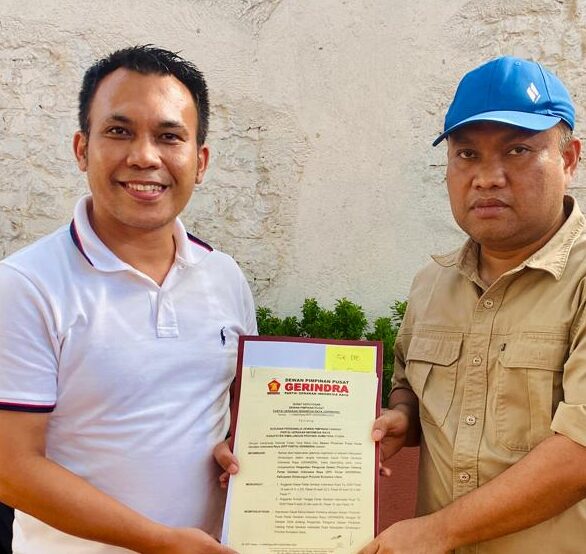 Benny Gusman Sinaga Pegang tongkat Komando DPC Gerindra Simalungun
