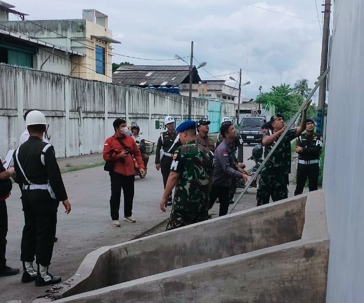 Grebek Lokasi Penimbunan BBM Subsidi