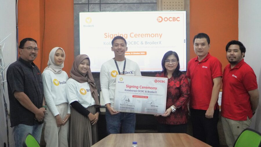 Penghujung Tahun 2024, OCBC Berikan KTA Kepada Peternak BroilerX