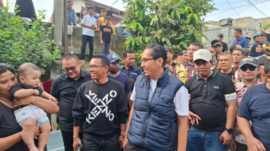 Rico-Zaki Bersama GM FKPPI Salurkan Bantuan Korban Banjir Medan