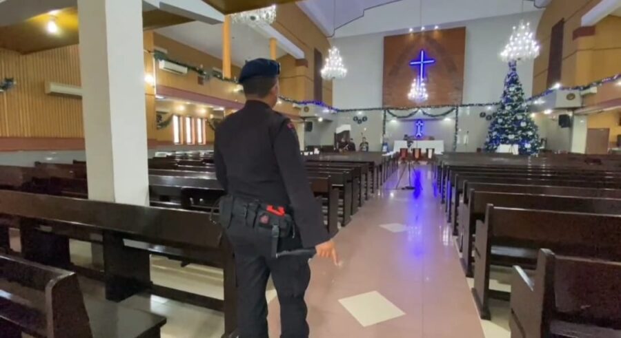 Kerahkan Jibom Gegana Brimob Polda Sumut Pengamanan Ibadah Misa Natal