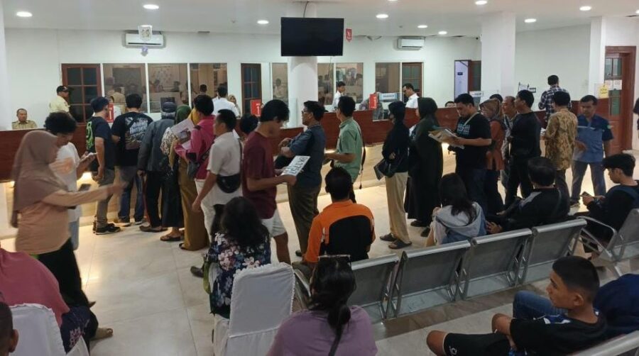 Membeludak Dihari Terakhir Pemutihan Pajak Kendaraan