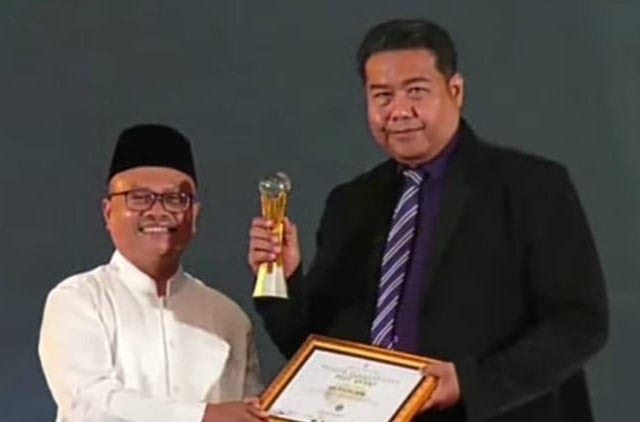 Wahdi Azmi Raih PDHI Award Atas Dedikasi Dalam Konservasi Satwa Liar