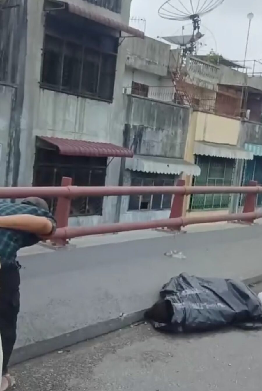 Temuan Dugaan Mayat Terbungkus Plastik Hitam di Jembatan Fly Over Pulo Brayan Medan