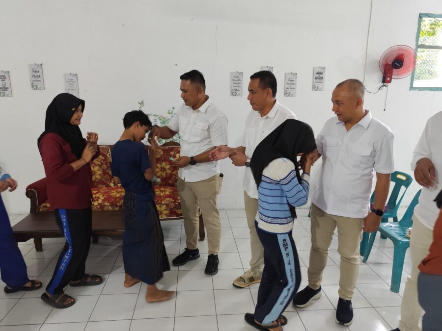 Rayakan HUT-17 Tahun, DPC Gerindra Simalungun Baksos