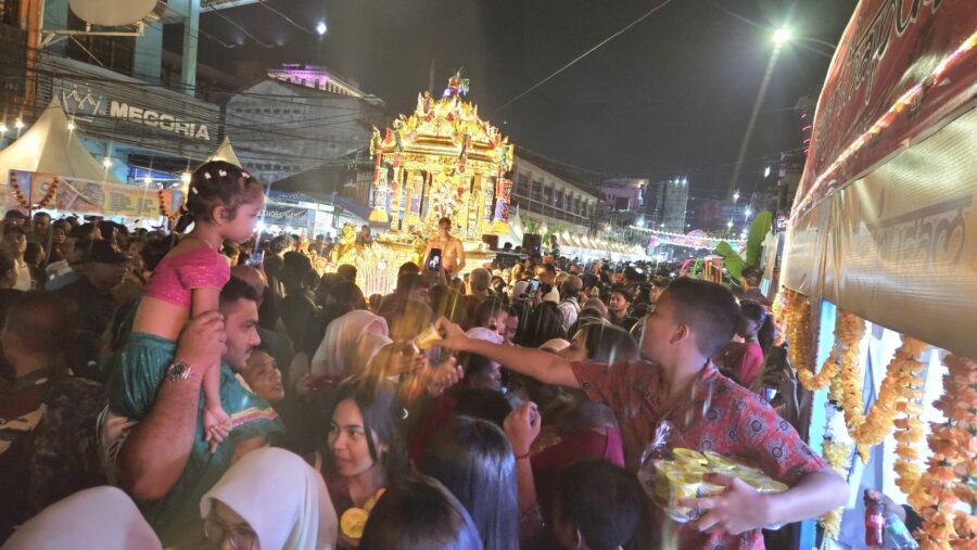 Rommy Van Boy dan Keluarga Meriahkan Festival Thaipusam 2025