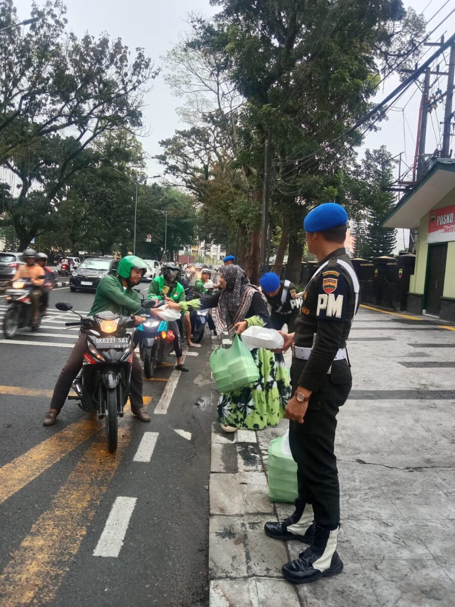 Gelar Jumat Berkah, Dandenpom I/5 Medan: Mari Bersama Kita Tingkatkan Nilai-nilai Kemanusiaan