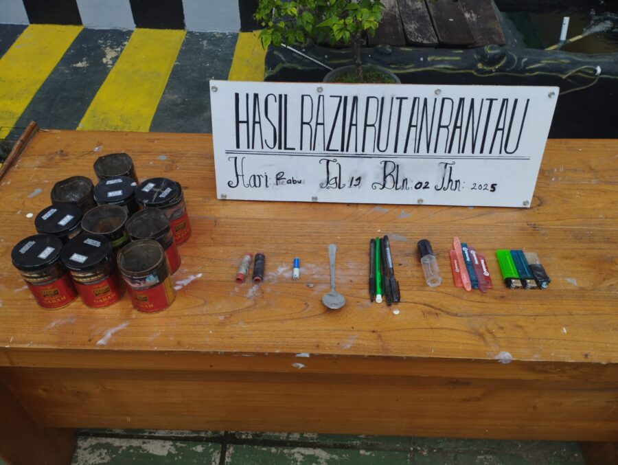 Penggeledahan Rutin di Rutan Kelas IIB Rantau, Upaya Pemberantasan Barang Terlarang