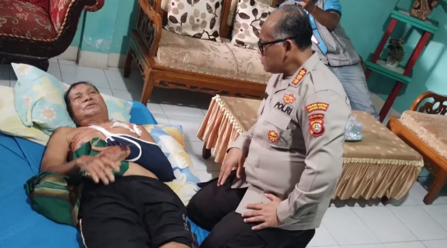 Kapolrestabes Medan Sambangi Kediaman Loper Koran Korban Percobaan Begal