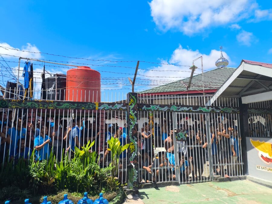 Meriahkan HBP ke-61, Rutan Rantau Gelar Lomba Balap Karung untuk Warga Binaan