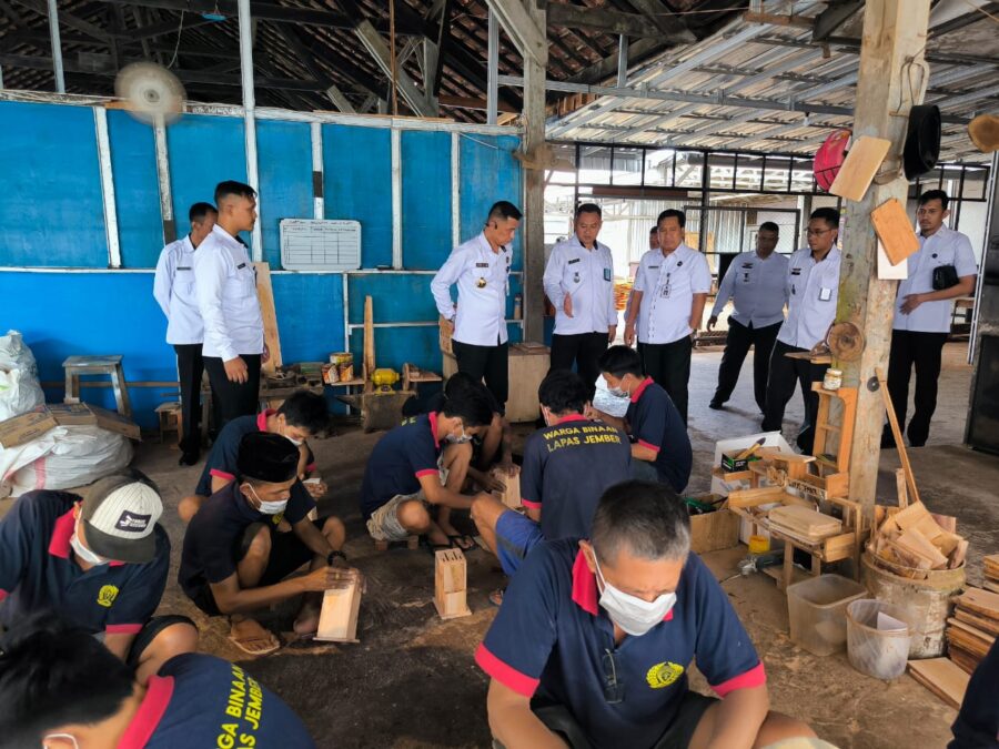 Tinjau Pembinaan di Lapas Jember, Deputi Bidang Koordinasi Kemenimipas Beri Apresiasi