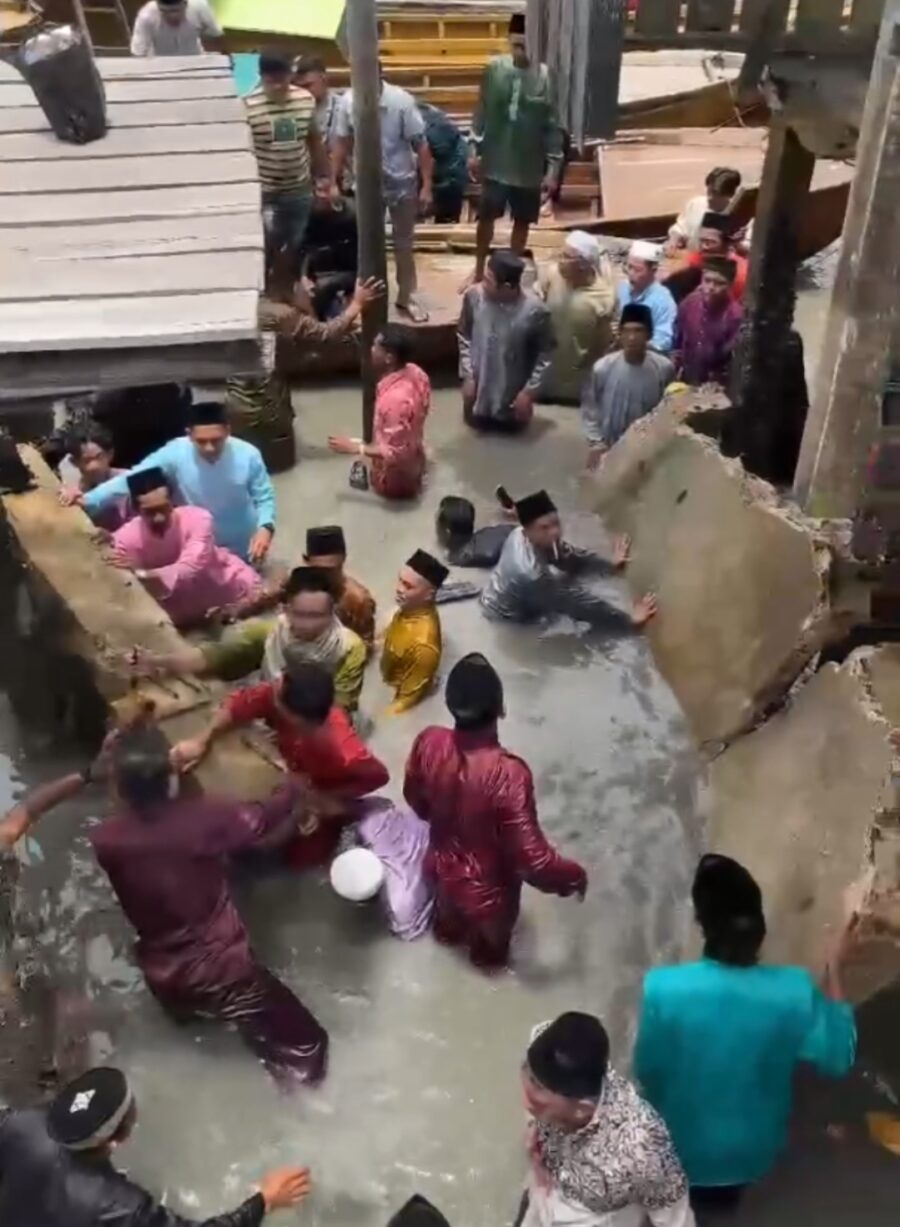 Astagfirullah, Pelabuhan Usia 15 Tahun Roboh Saat Tamu Undangan Tepat Berada Diatas