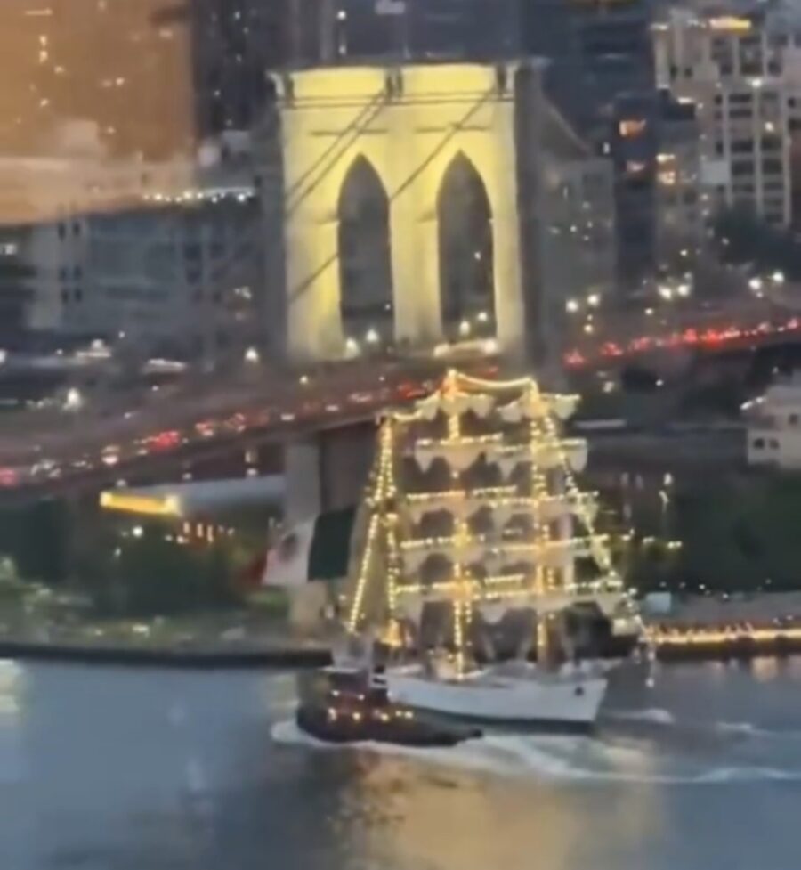 Insiden Kapal Angkatan Laut Mexico Tabrak Jembatan Brooklyn Viral di Medsos