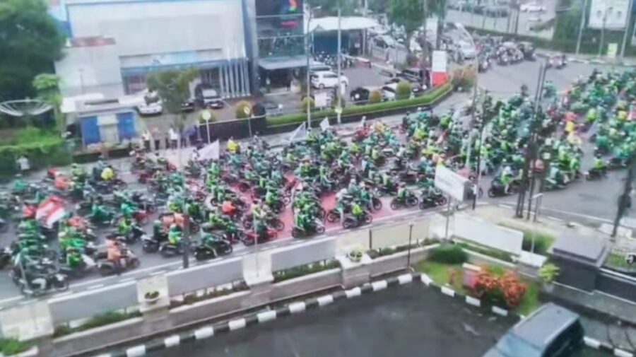 Ribuan Pengemudi Ojol Gelar Demo Serentak di Pulau Jawa dan Sumatera