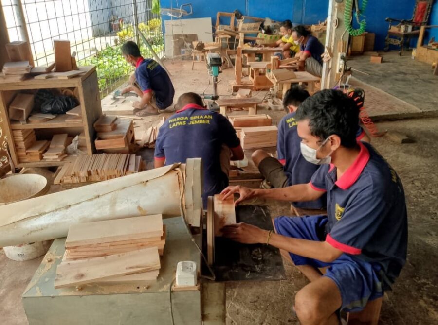 Bekali Hidup dari Lapas Jember, WBP Berdaya Lewat Ketrampilan