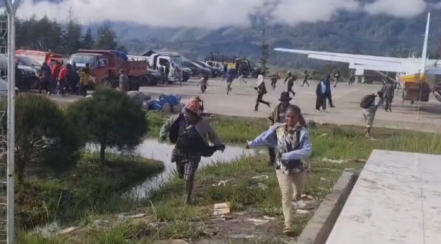 KKB Serang Bandara Aminggaru Ilaga, Papua, TNI Lakukan Penindakan dan Pengejaran