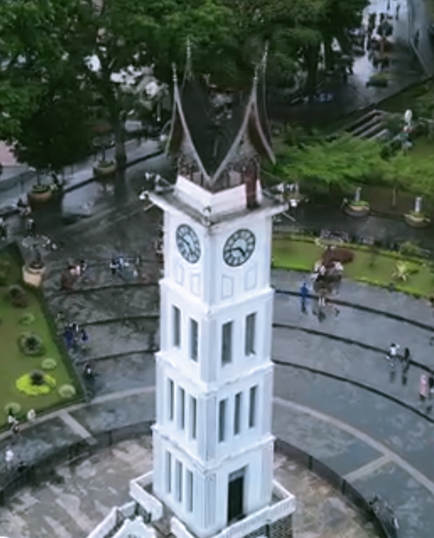 Lomba Puisi Internasional Satu Abad Jam Gadang