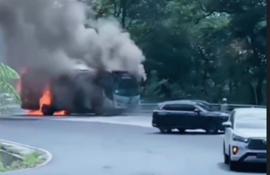 Bus Pariwisata Terbakar di Jalur Medan-Berastagi, 40 Penumpang Selamatkan Diri