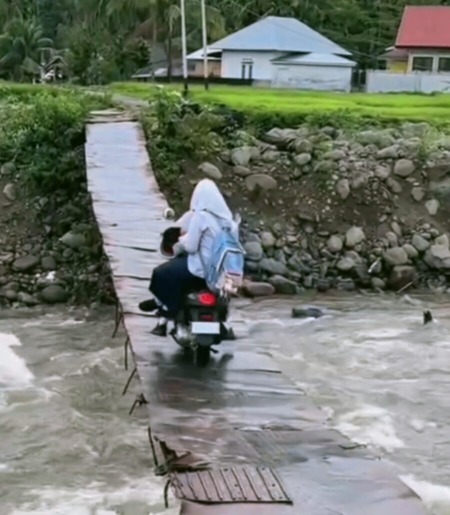 Jembatan Duka Menanti Anggaran Kementerian PUPR, Satu Orang Meninggal Dunia