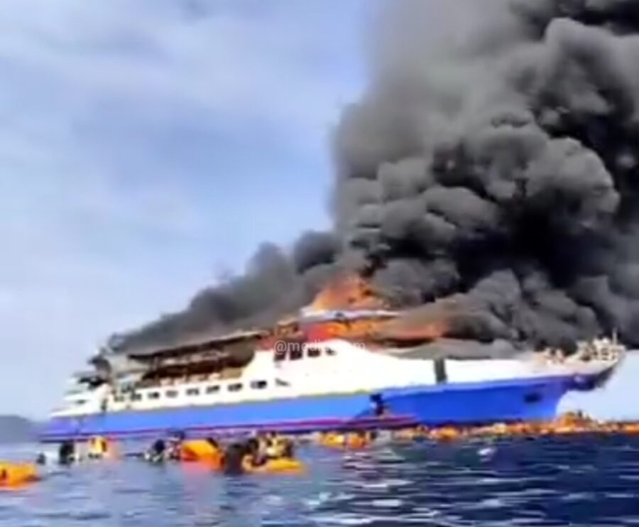 Video Live Penumpang Kapal KM Barcelona Terbakar Viral Di Media Sosial