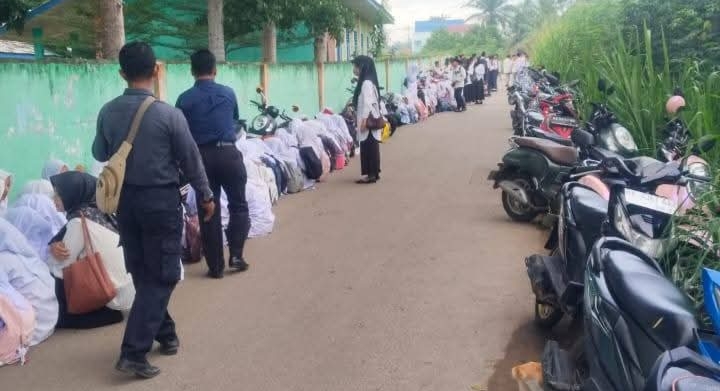 Miris, Pemerintahan Deli Serdang Dengan Sengaja Gembok Sekolah