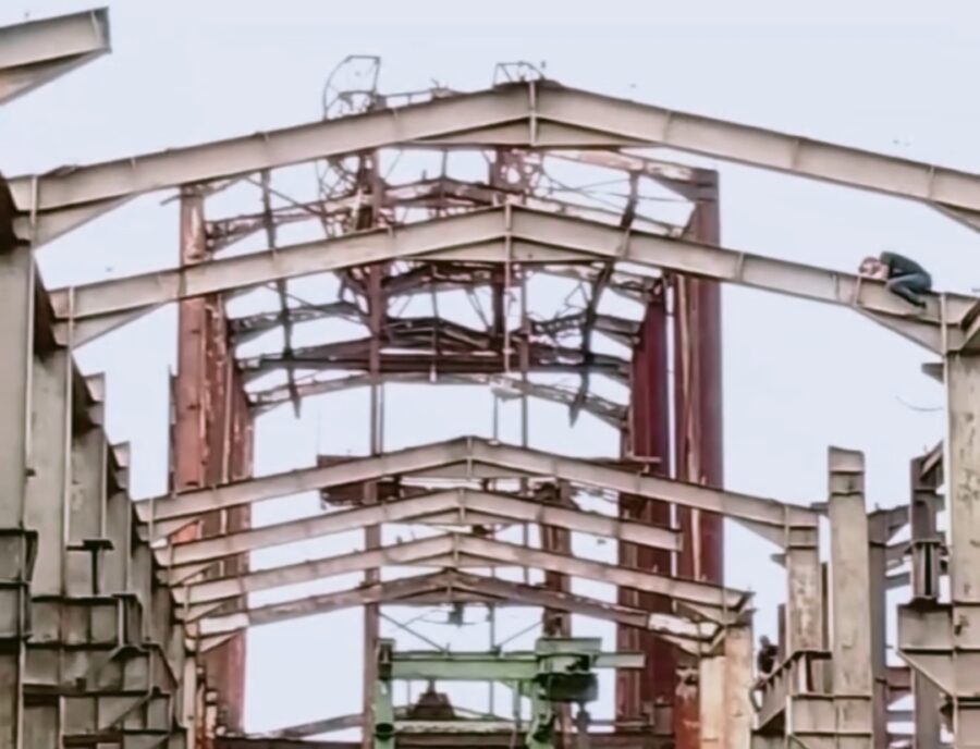 Ulah Rayap Besi, Pabrik Kaca Roboh di Kota Medan