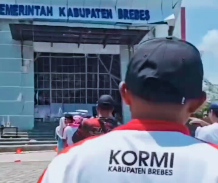 Korban Gedung KPT Brebes Roboh Bersamaan Lomba Layang – layang
