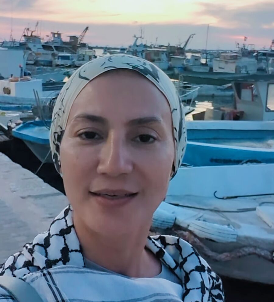 Wanda Hamidah Terjebak di Portopalo Setelah Kapalnya Kaiser Alami Kerusakan
