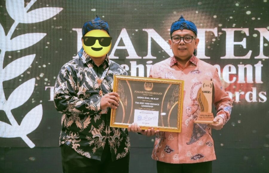 Kebijakan Andra Soni Blunder Terkesan Memihak Siswa Merokok Disekolah