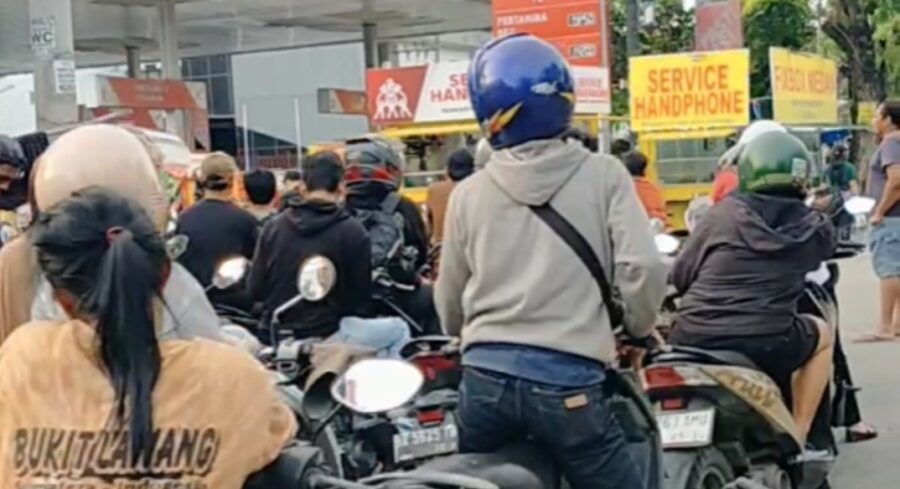 Antrian Panjang di SPBU Medan Viral, Dampak Banjir Besar Pasca Cuaca Ekstrem
