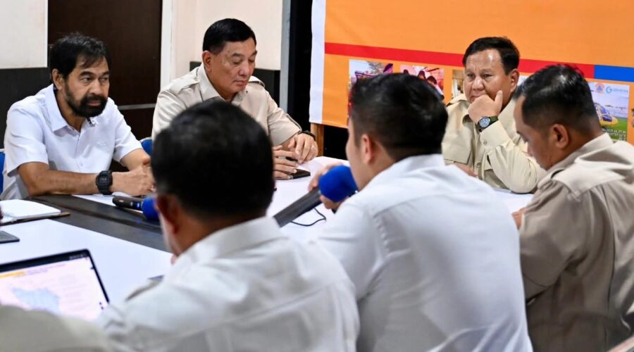 Prabowo Kunjungan ke Langkat Pasca Banjir dan Rapat Terbatas