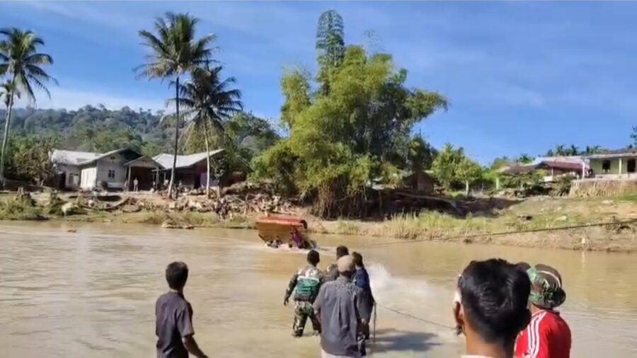 Rakit Darurat Wakil Gubernur Aceh Terbalik