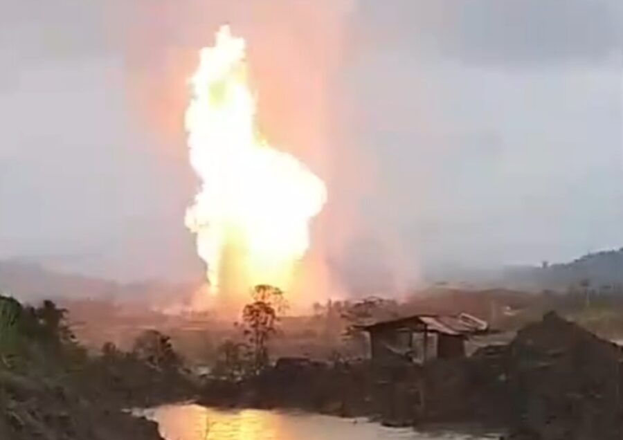 Pipa Gas Terbakar Hebat di Indragiri Hilir Riau (02/01)