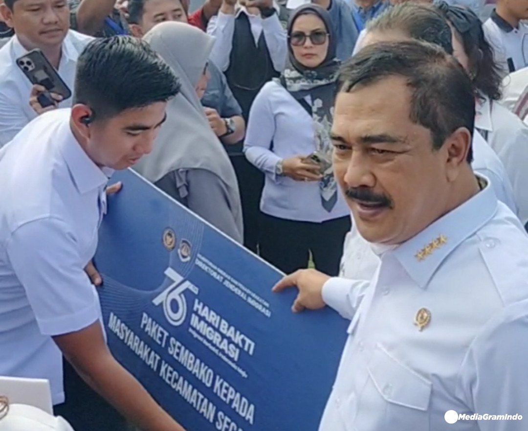 Hari Bakti Imigrasi ke-76 di Langkat, Menteri Imipas Serahkan 10.000 Paket Bantuan Sosial ke Masyarakat