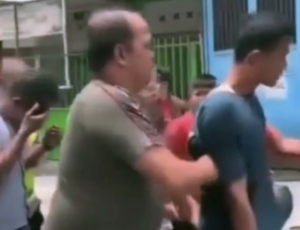Emak emak Kejar dan Tabrak Pelaku Jambret di Medan