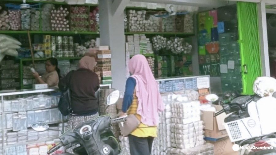Harga Plastik Meroket Ternyata 70 % Bahan Baku Dipasok Dari Timur Tengah