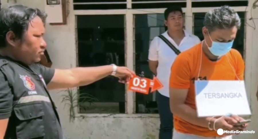 Kepling Mendadak Pemalu Saat Prarekonstruksi Bandar Narkoba