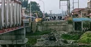 Jembatan Lama Tidak Ada Portal Mobil Terjun Bebas