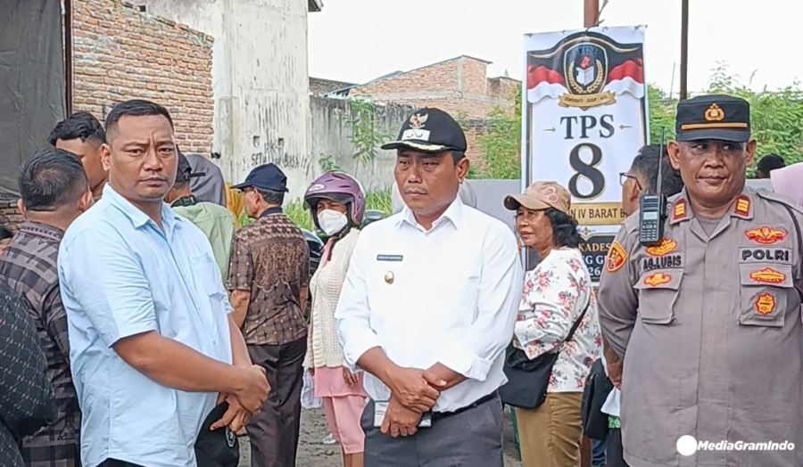 Tinjau Sejumlah TPS, Lom Lom Suwondo Pastikan Pilkades Berjalan Aman dan Lancar
