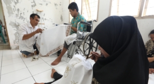 Warga Binaan UPTD Sei Buluh Sulap Cipratan Warna Jadi Batik Bernilai Ekonomi Tinggi
